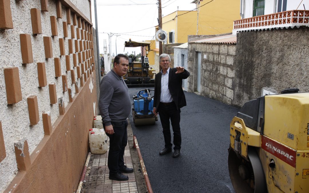 La calle Era de Sosa de Tacoronte ya luce su nueva capa de asfalto