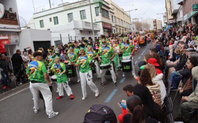 Miles de personas disfrutan del Coso Apoteosis de la Piñata Chica de Tacoronte