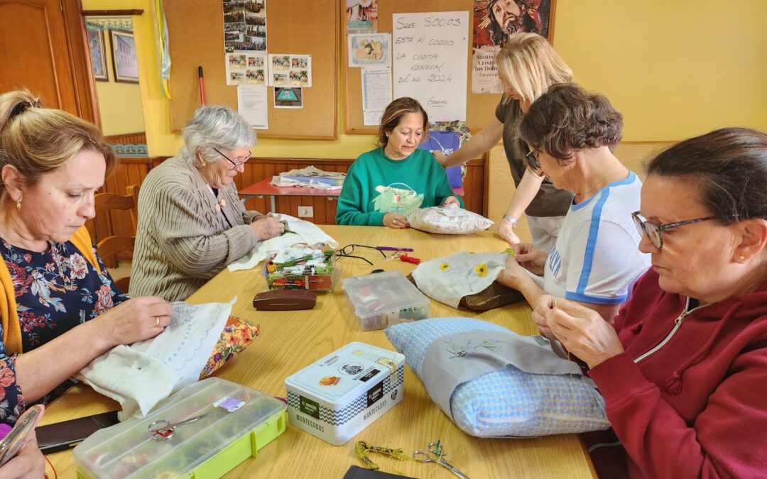 Los talleres municipales de Tacoronte encaran con éxito de participación la recta final del curso