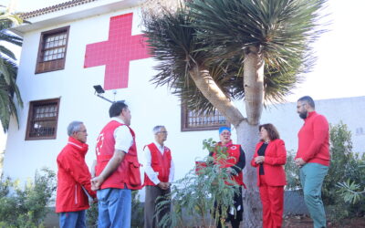 Tacoronte celebra los 150 años de Cruz Roja con la plantación de varios árboles junto a la sede comarcal de la entidad