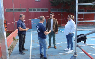 Obras y Servicios acomete mejoras en la cancha anexa al pabellón de deportes de Pérez Reyes