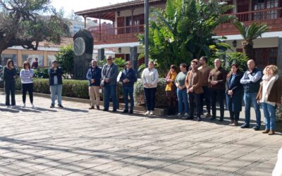 Minuto de silencio en memoria de María Dolores, asesinada por su marido en plena pandemia de la covid-19